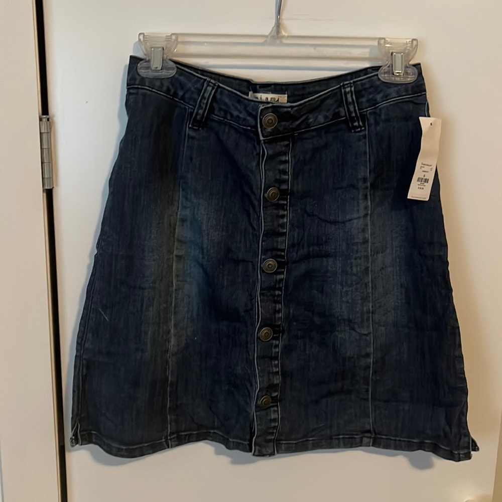 NWT Francesca’s Stretch Denim Button Front Skirt